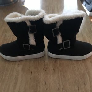 Girls boots size 6 (toddler)